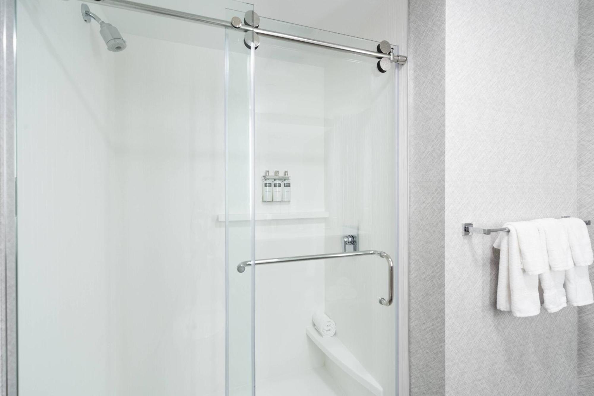 Fairfield Inn & Suites By Marriott Boston Logan Airport/Челси Екстериор снимка