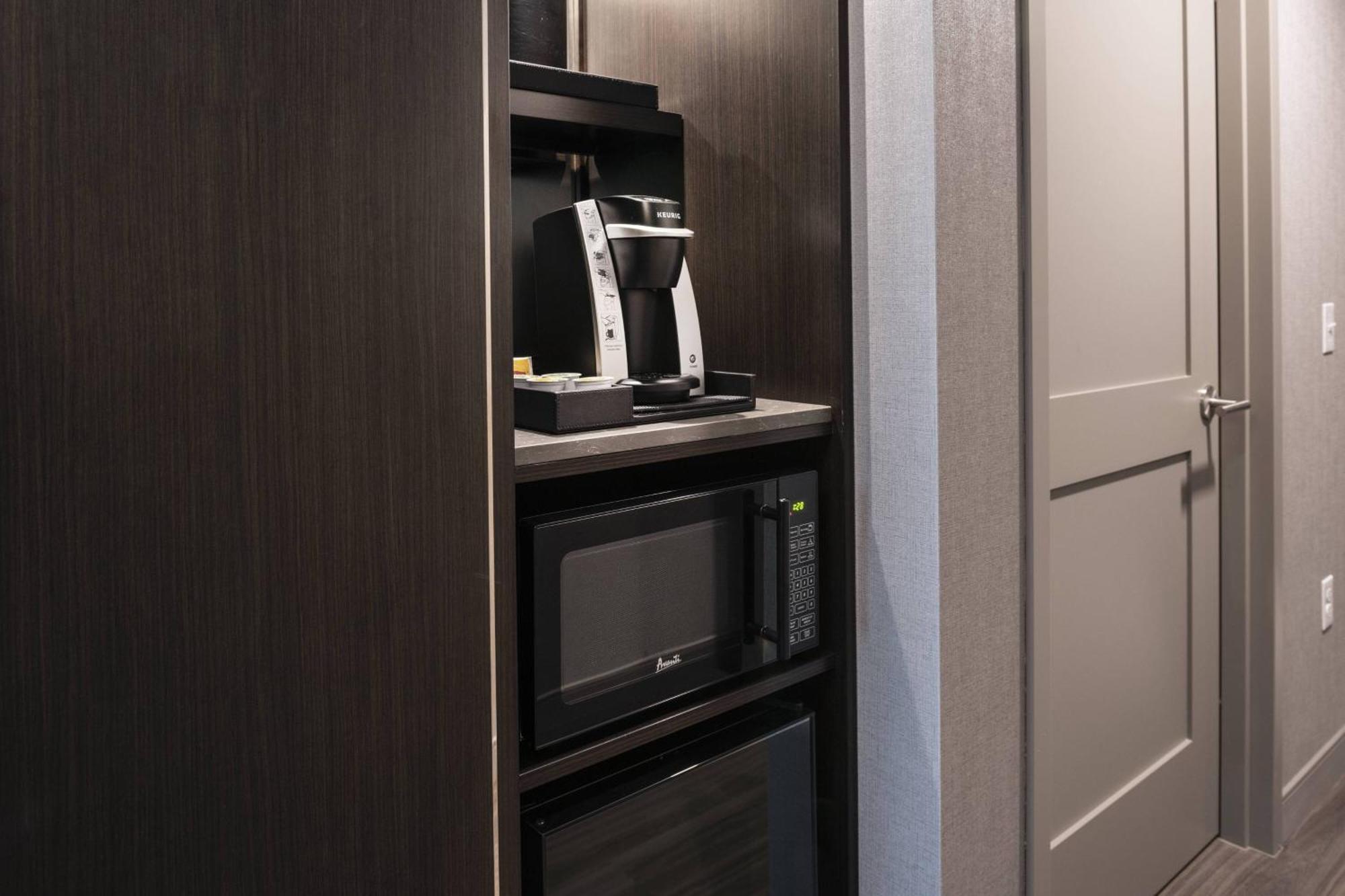 Fairfield Inn & Suites By Marriott Boston Logan Airport/Челси Екстериор снимка
